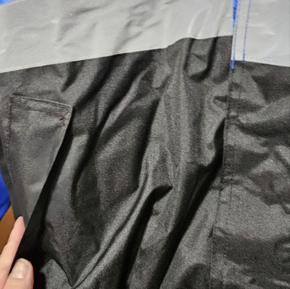 Large Jacket - Picture 4 of 8